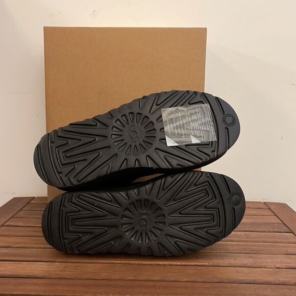 UGG Neumel Platform Chelsea Boots Black Women Size 9 - Picture 12 of 15